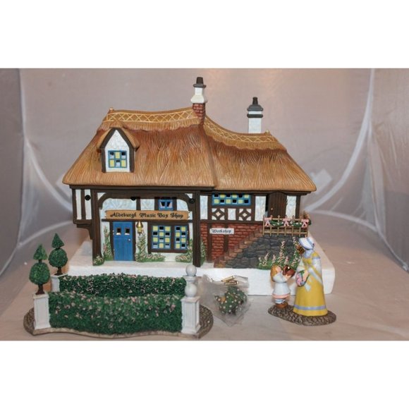 Dept 56 Dickens Village - Aldeburgh Music Box Shop Gift Set